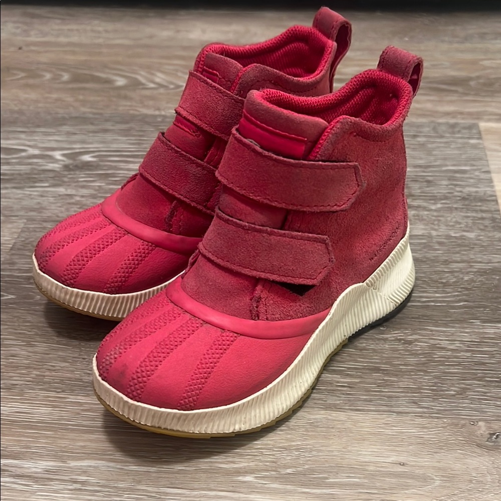 Sorel Red Quilted Boots with Sporty Design